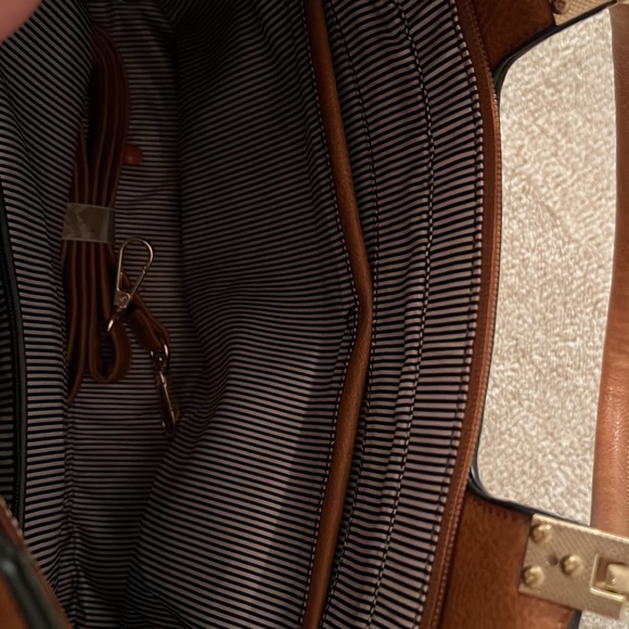 Brown handbag with detachable shoulder strap. Fully lined. - Picture 5 of 7